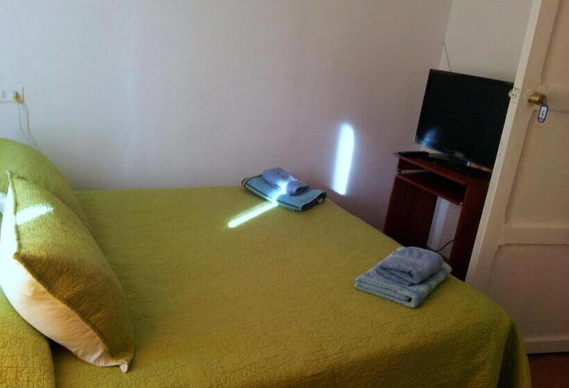 הוסטל Hostal Las Kañas