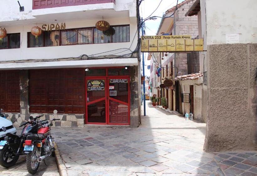 ユースホステル Picol Hostal