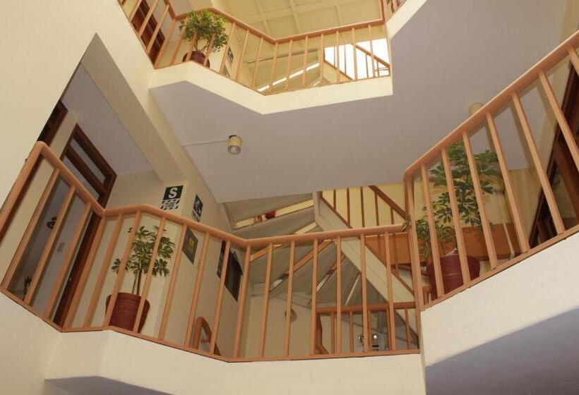 ユースホステル Picol Hostal