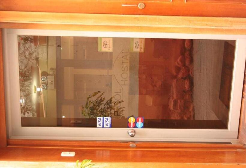 ユースホステル Picol Hostal