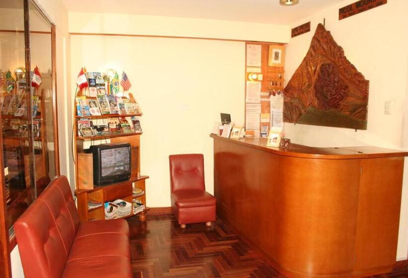 ユースホステル Picol Hostal