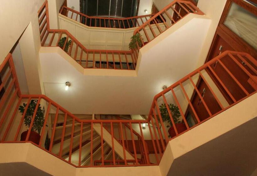 ユースホステル Picol Hostal