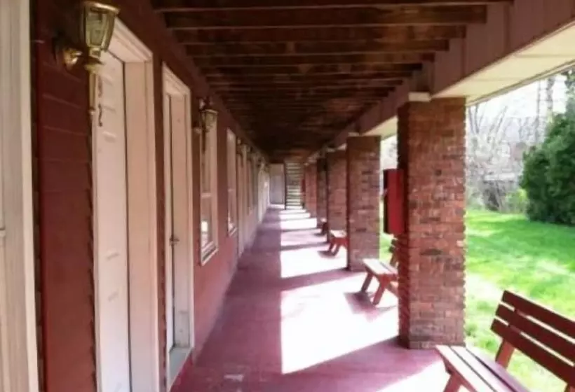 Retkeilymaja Waterford Inn