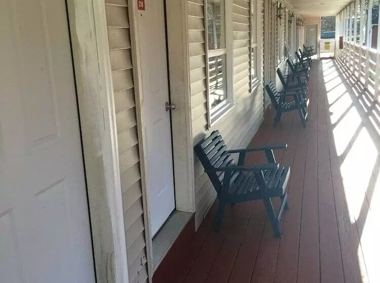 Retkeilymaja Waterford Inn