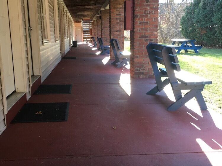 ユースホステル Waterford Inn