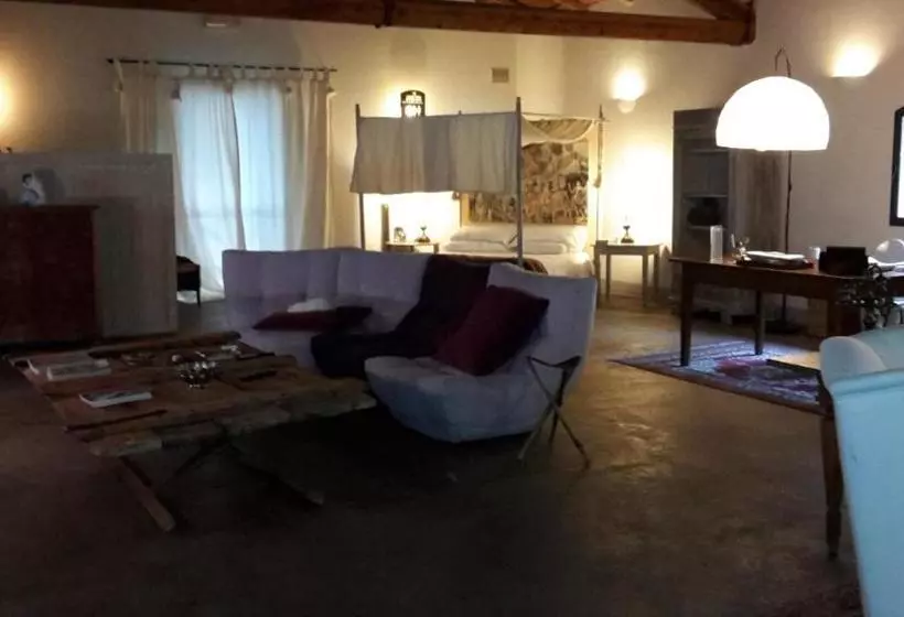 ホテル Società Agricola Le More Agriturismo La Dondina