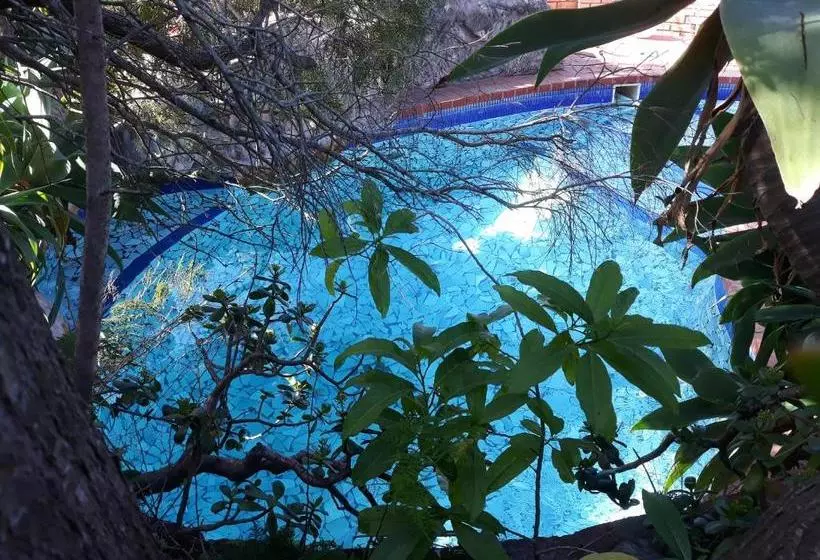 Majatalo Albert Road Garden Guest House