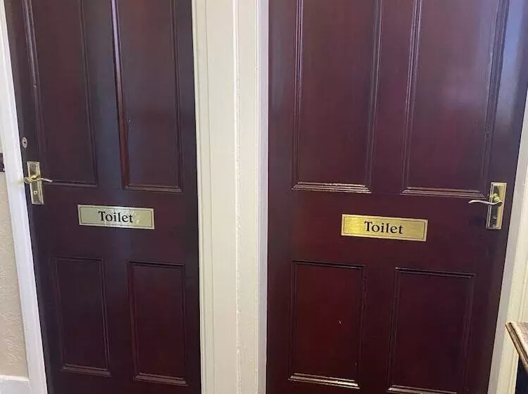 Majatalo Cornerways Guest House