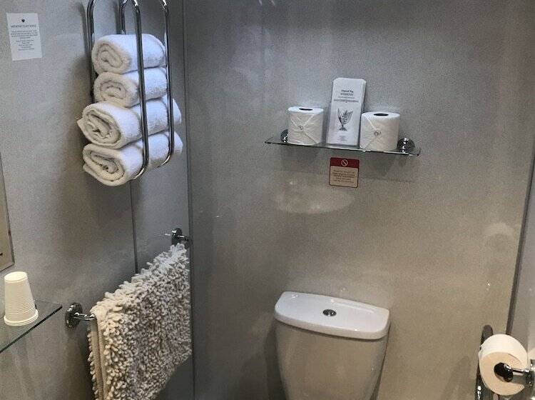 펜션 Cornerways Guest House