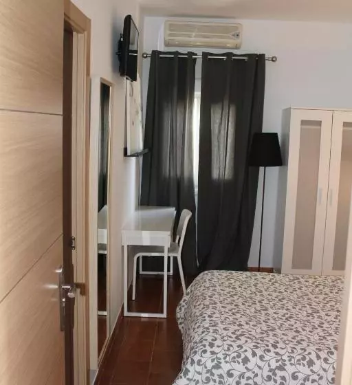 Majatalo Hostal Montilla Sotogrande