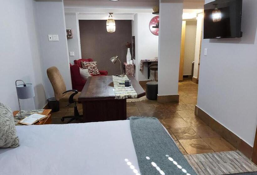 بنسيون Le Chateau Guest House And Conference Centre