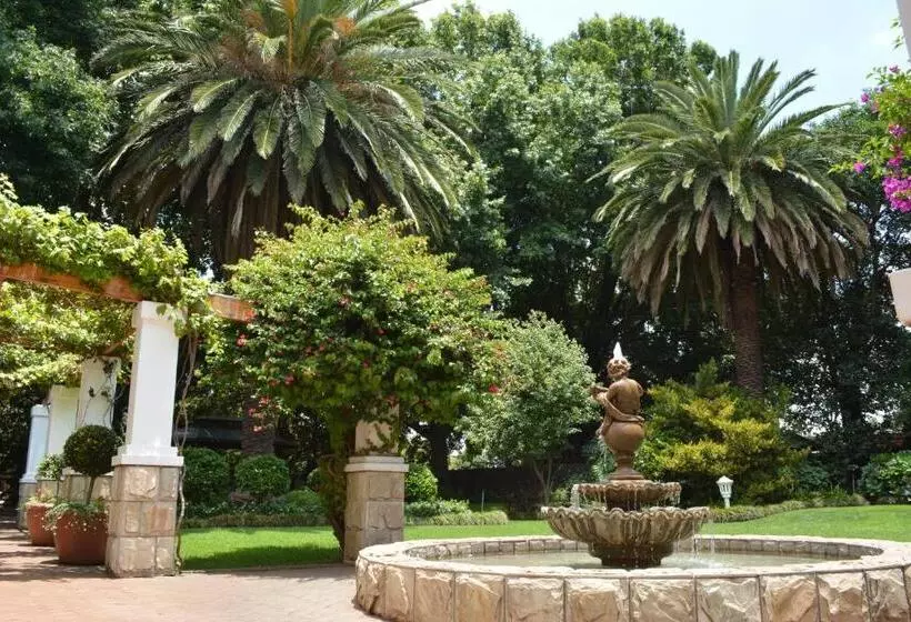 پانسیون Le Chateau Guest House And Conference Centre