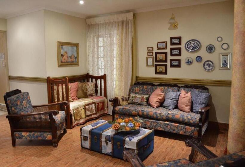 بنسيون Le Chateau Guest House And Conference Centre