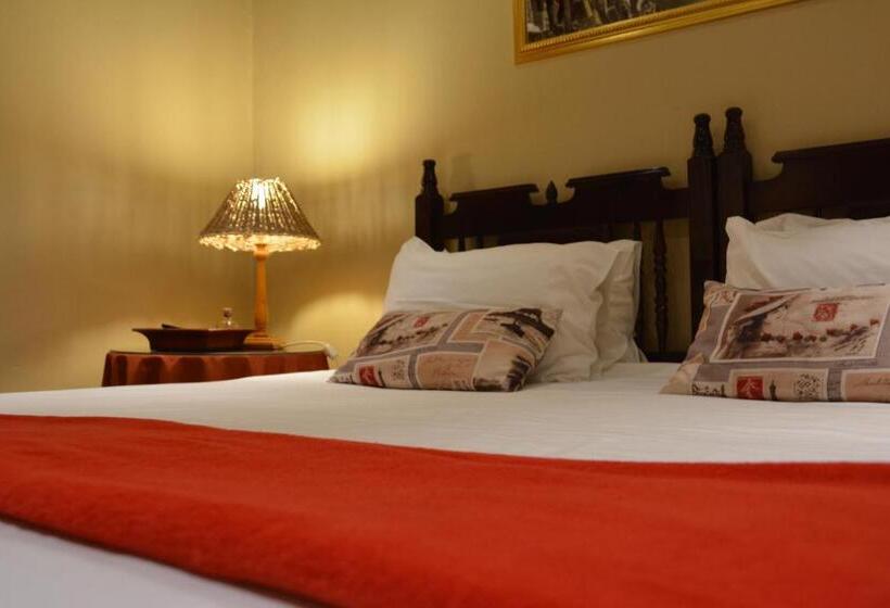 بنسيون Le Chateau Guest House And Conference Centre