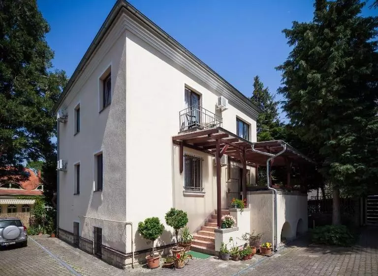 ペンション Villa Cecile