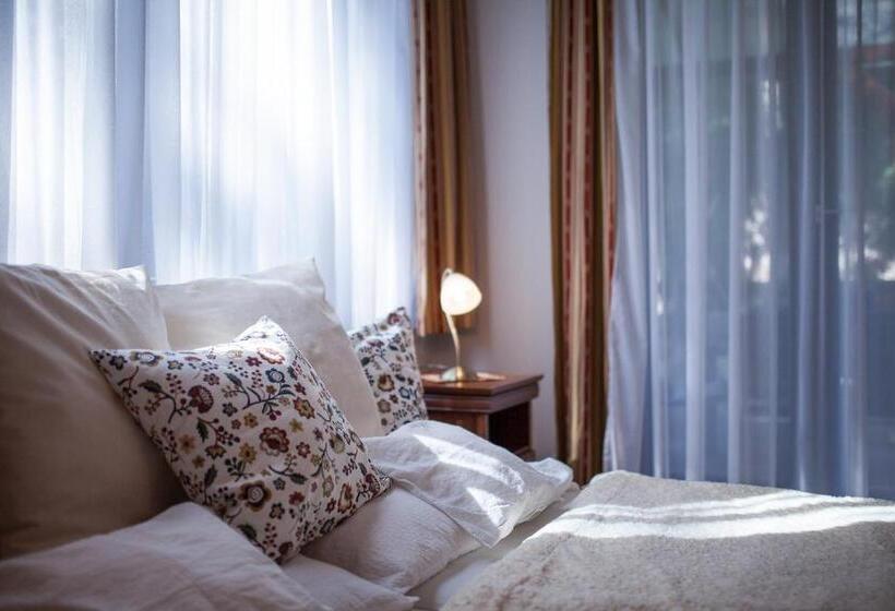 ペンション Villa Cecile