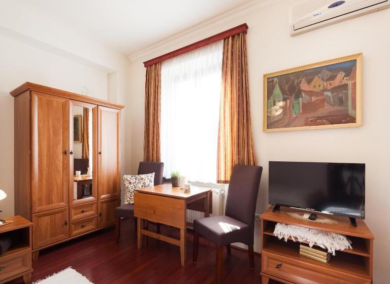 ペンション Villa Cecile