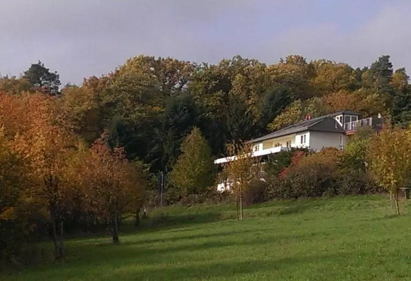 Majatalo Zum Rebhang Bed & Breakfast