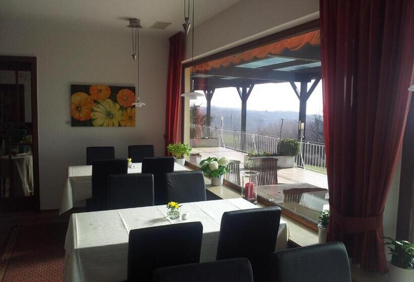 펜션 Zum Rebhang Bed & Breakfast