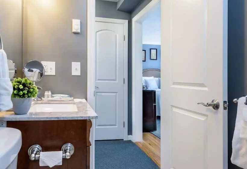 Retkeilymaja Bouchard Restaurant & Inn