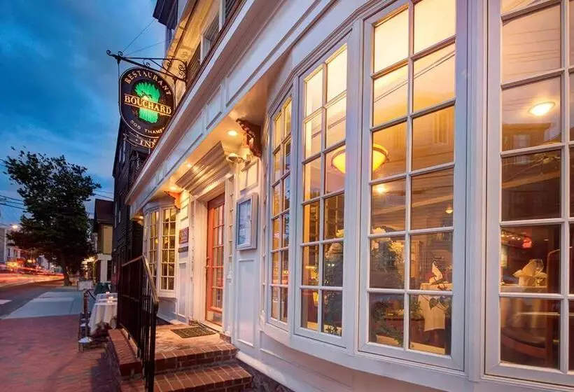 Retkeilymaja Bouchard Restaurant & Inn