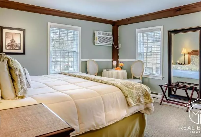 Retkeilymaja Bouchard Restaurant & Inn