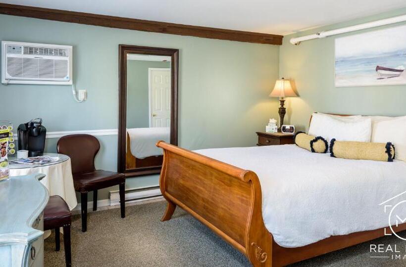 Hostel Bouchard Restaurant & Inn