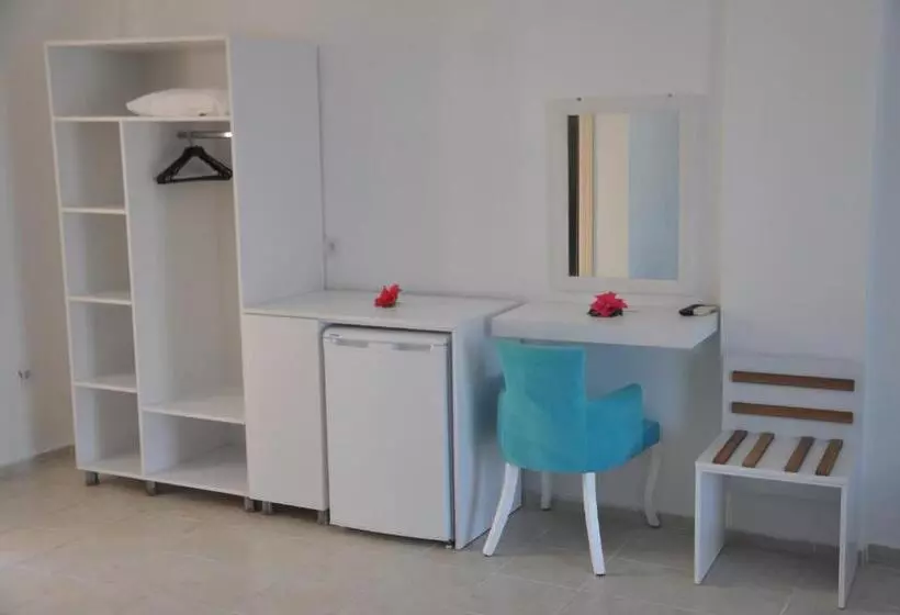Lacivert Boutique