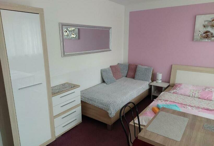 פנסיון Azalka Penzion