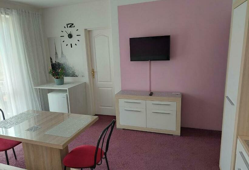 פנסיון Azalka Penzion