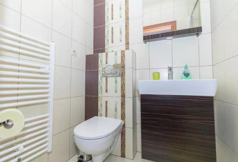 ペンション Penzión Kastelán