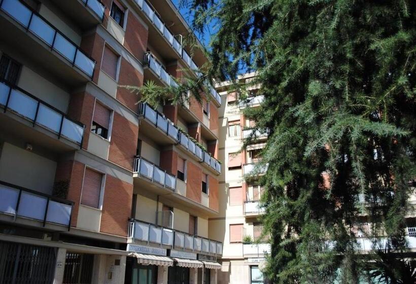 پانسیون Sansovino Bed And Car