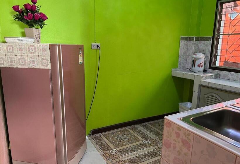 Pensiune Tassana House