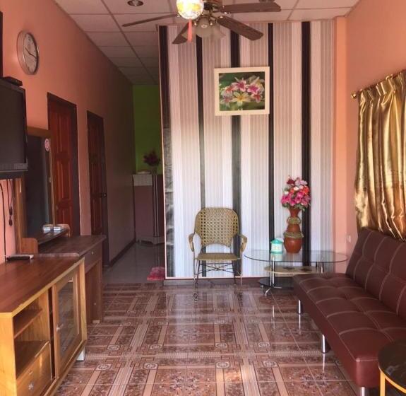 Pensiune Tassana House