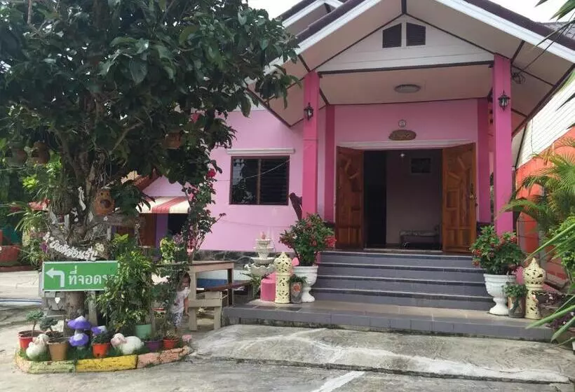 ペンション Tassana House