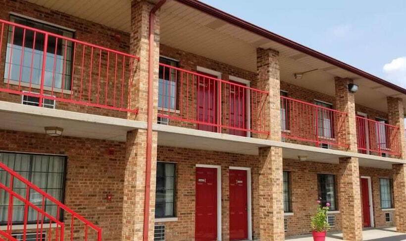 הוסטל Americas Inn Bardstown