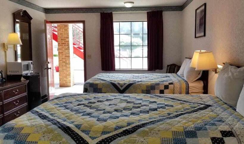 הוסטל Americas Inn Bardstown