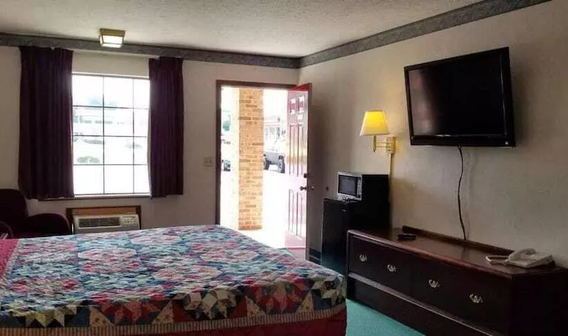 ユースホステル Americas Inn Bardstown