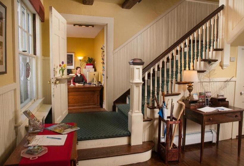 فندق صغير Snowvillage Inn