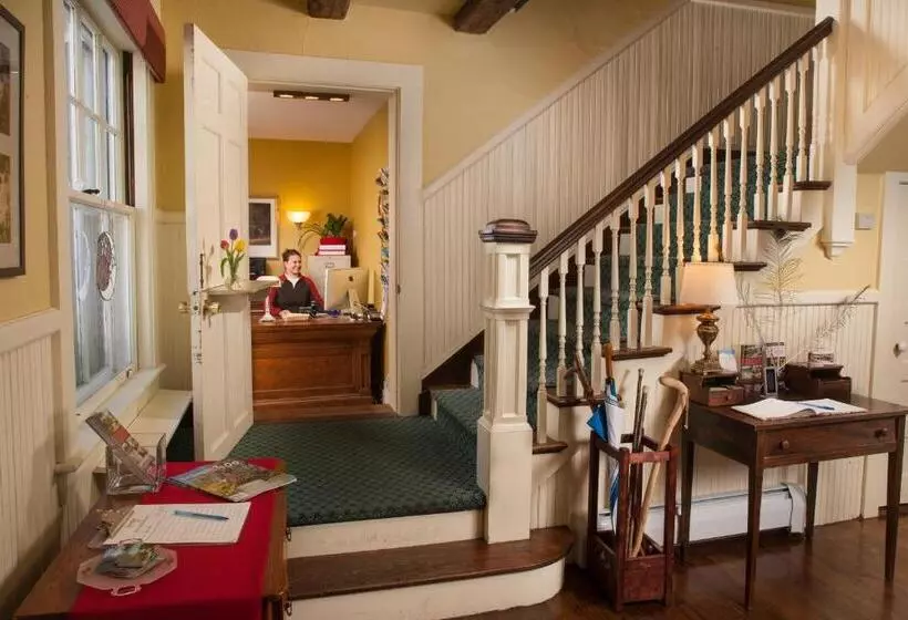 Retkeilymaja Snowvillage Inn