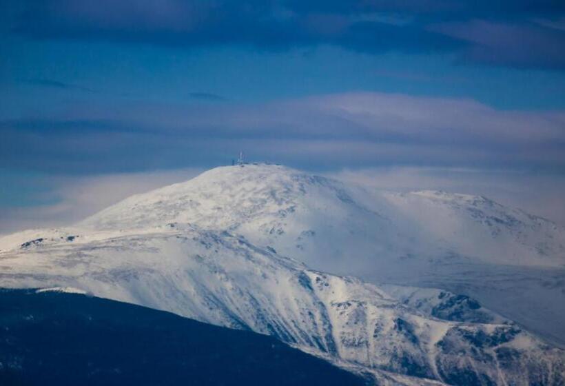 فندق صغير Snowvillage Inn