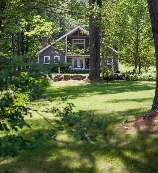 فندق صغير Snowvillage Inn