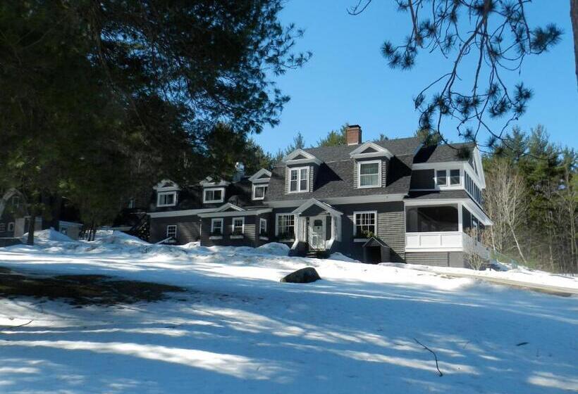 فندق صغير Snowvillage Inn