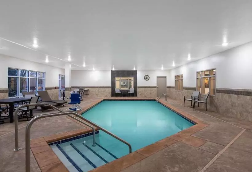 هتل Americinn By Wyndham Sioux Falls North