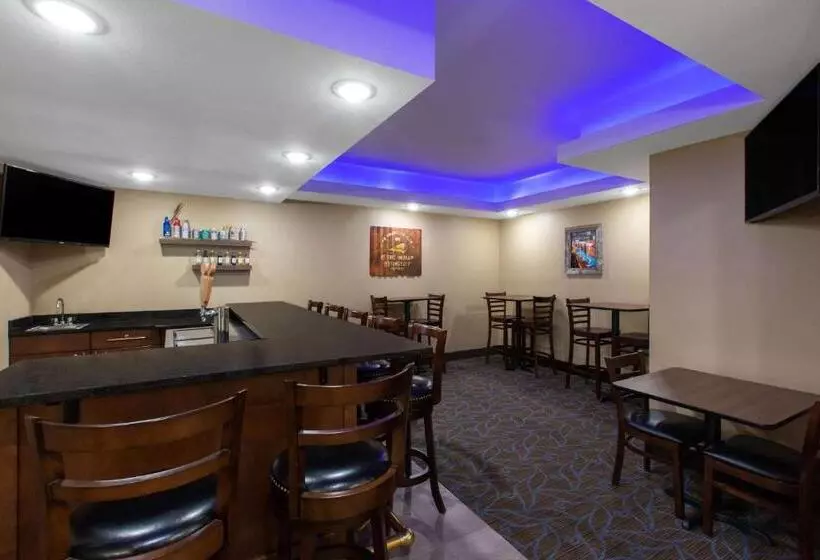 هتل Americinn By Wyndham Sioux Falls North