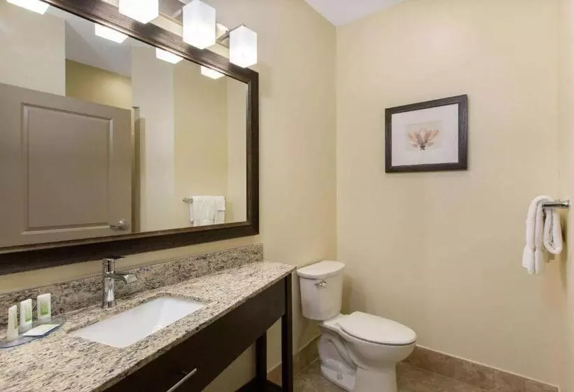 هتل Americinn By Wyndham Sioux Falls North