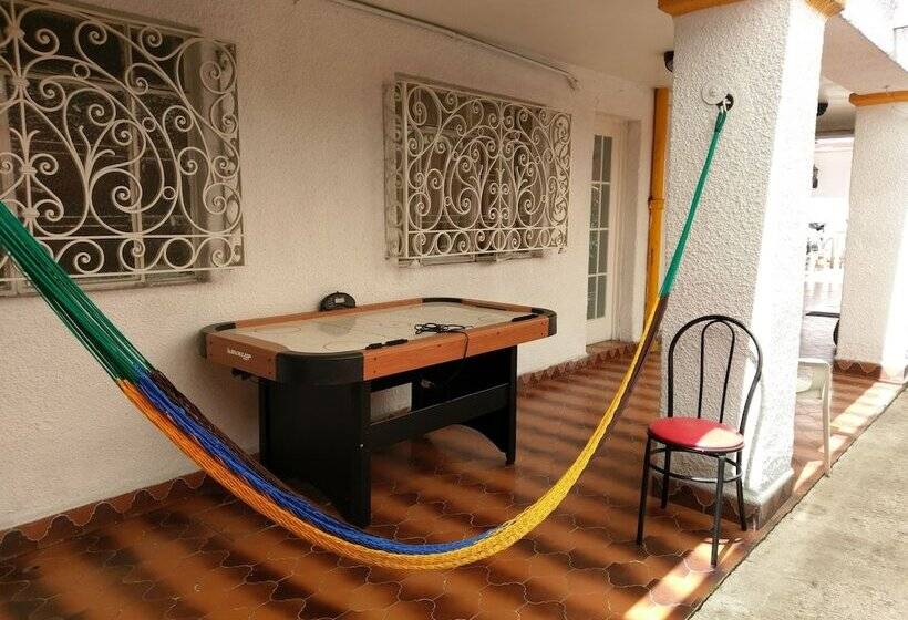 Пансион Anys Hostal