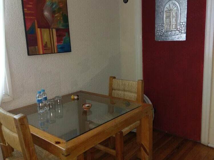 Пансион Anys Hostal