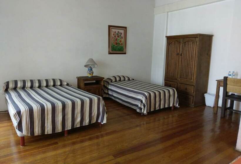 Пансион Anys Hostal