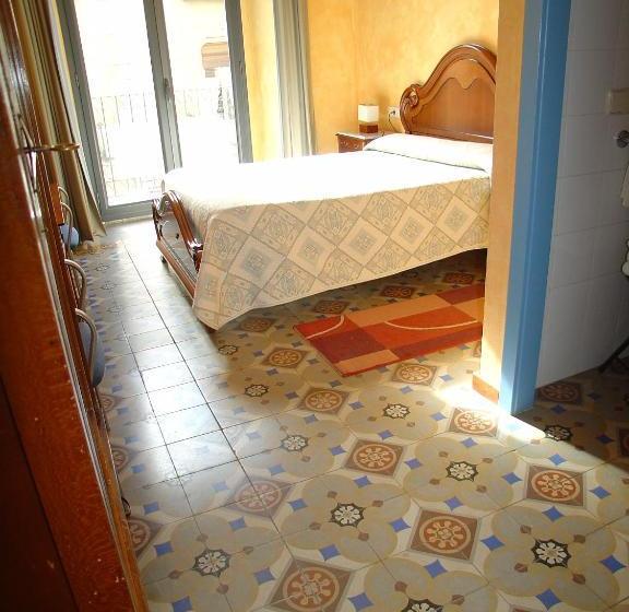 Pensão Hostal Adarnius